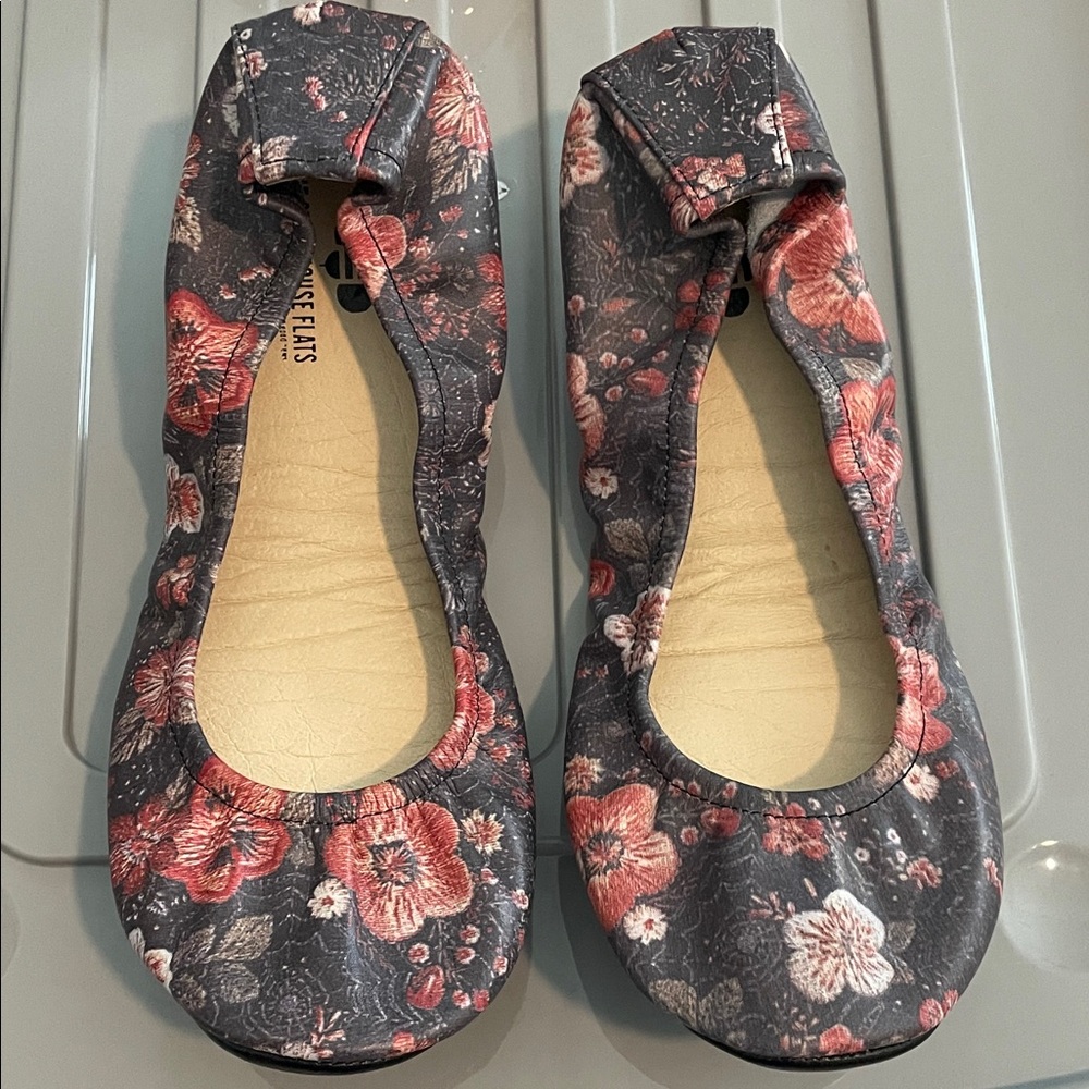 Storehouse Flats Spooky Floral size 8
